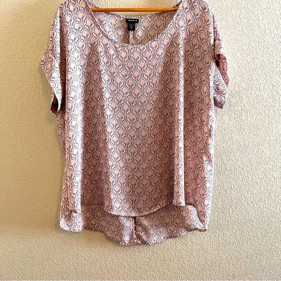 Torrid Multicolor Geo Print Open Back Georgette Blouse Size 0X - Picture 2 of 6